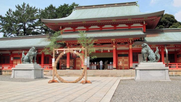 茅の輪が設置された神社